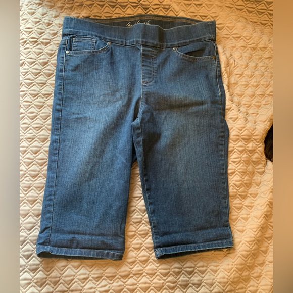 Gloria Vanderbilt All Around Slimming Effect Shorts Size 12p - Picture 1 of 4